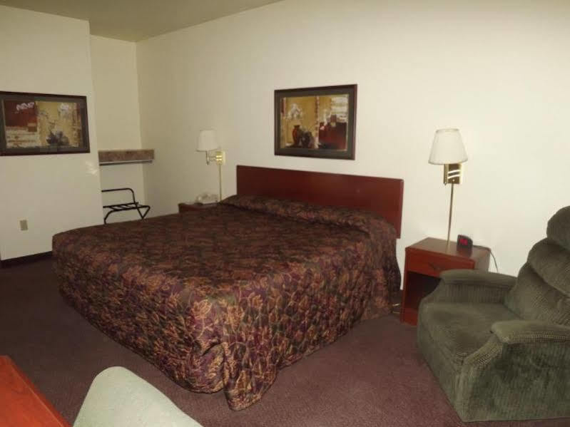 Hotel Super 8 By Wyndham Iola Ks Exterior foto